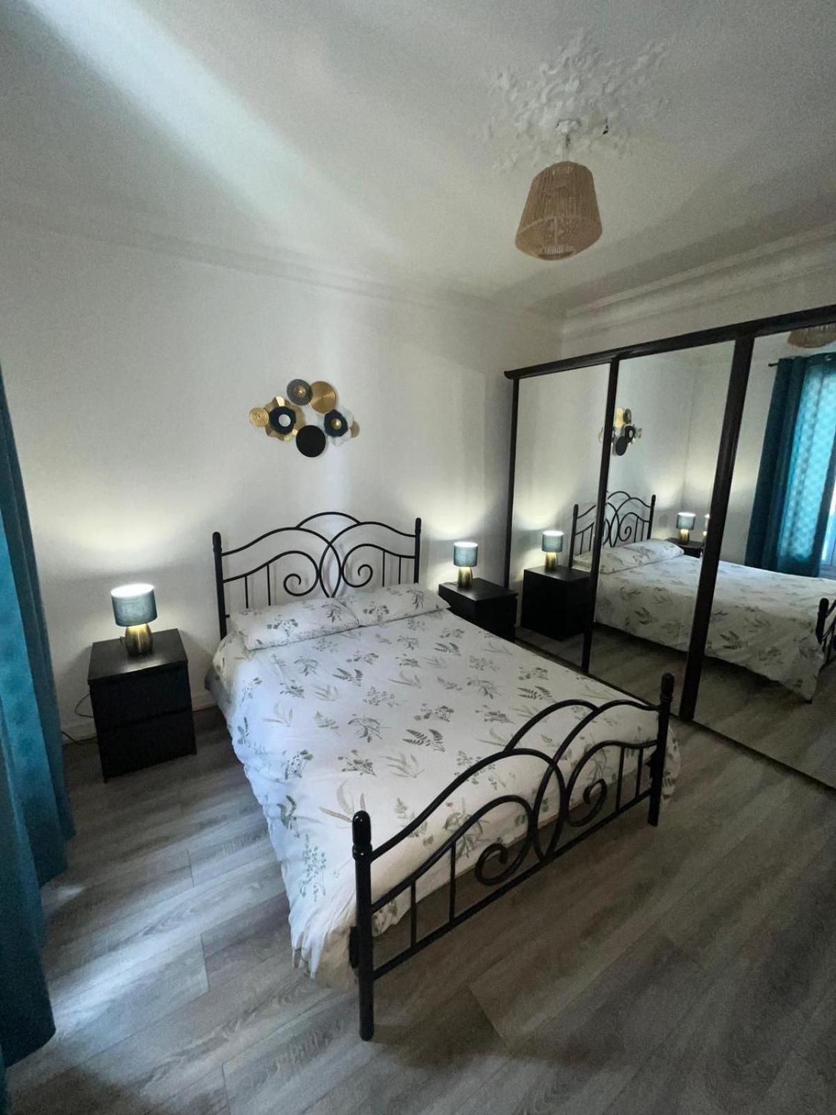 Cosy Calme Et Tres Bien Situe Appartement Parijs